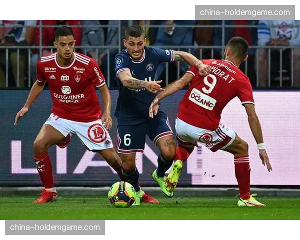 欧协联赛事在即，雷恩队出征客场大名单公布，多名主力轮休