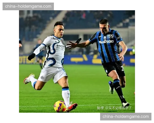 温情时刻：恩波利主场为患病小球迷暂停比赛，全场鼓掌祝福